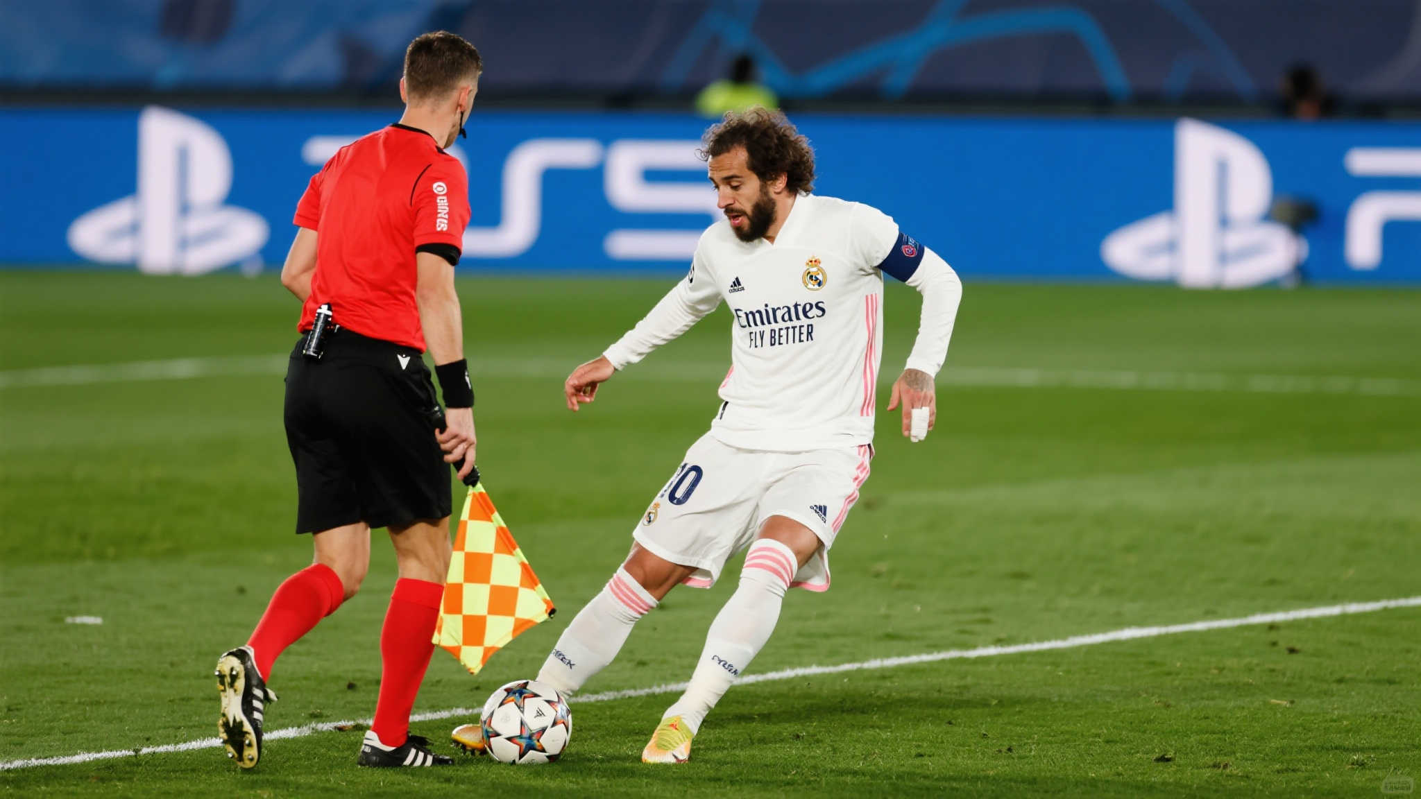 引言：意外成为焦点，皇马再现红牌尴尬局面！
在世